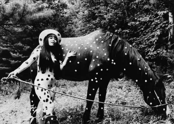 [Horse Photography] Yayoi Kusama - Horse Play | Pégase Daily